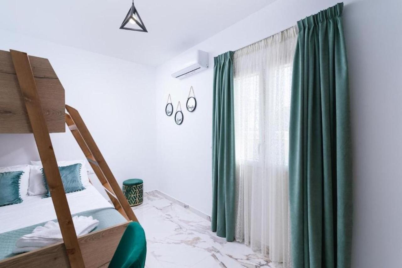 Villa Balux Kalamaki  Luaran gambar